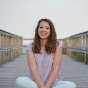 Meet your Posher, Elizabeth